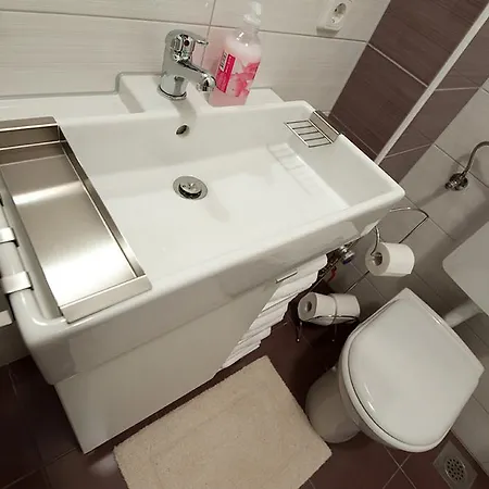 Viola Apartment *