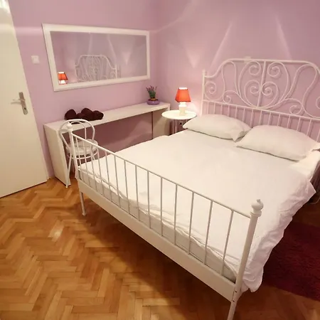 Apartment Viola