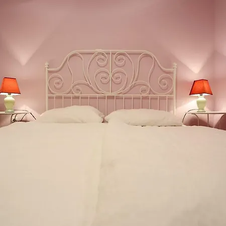 Viola Apartment *